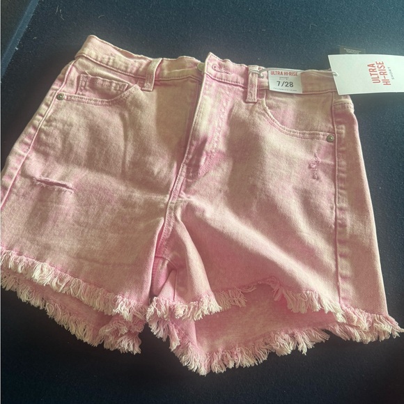 Ultra Hi-Rise Pink Denim “daisy dukes” w/ frayed edge💕cute comfy &oh so cool 😎 - Picture 1 of 11